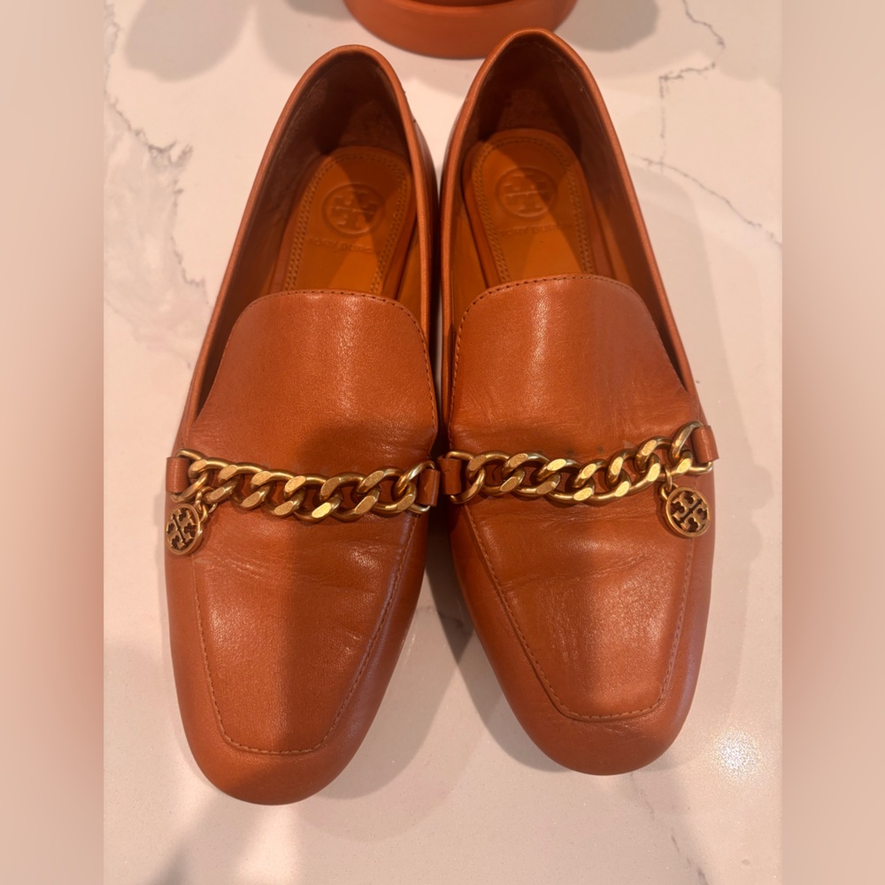 Tory Birch  Brown Leather Loafers with Gold Chain